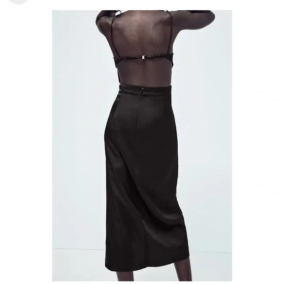 New Zara Black Satin Midi Dress With Cut Out Detail New Zara Black Satin Midi Dress With Cut Out Detail